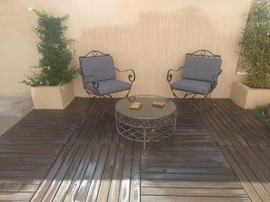 Appartamento Le Petit Pied A Terre Du Luberon Mérindol Esterno foto