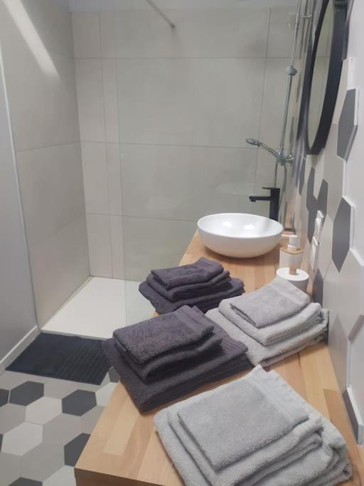 Appartamento Le Petit Pied A Terre Du Luberon Mérindol Esterno foto