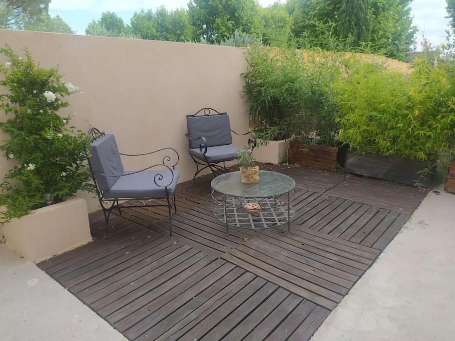 Appartamento Le Petit Pied A Terre Du Luberon Mérindol Esterno foto
