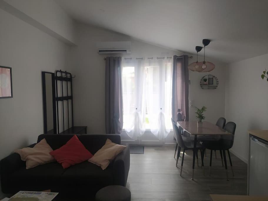 Appartamento Le Petit Pied A Terre Du Luberon Mérindol Esterno foto