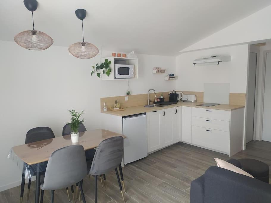 Appartamento Le Petit Pied A Terre Du Luberon Mérindol Esterno foto